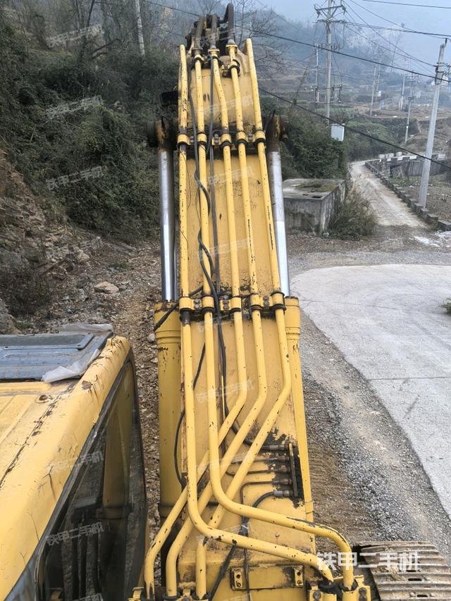 大臂背部俯視（工作和回轉(zhuǎn)裝置）