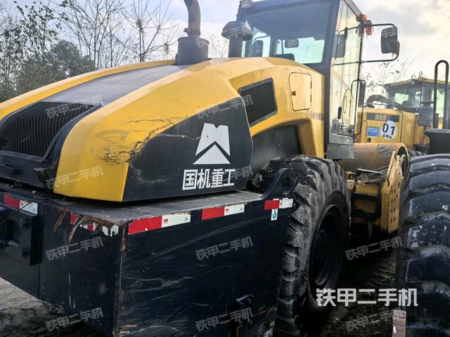 左后45°（壓路機(jī)整機(jī)外觀）