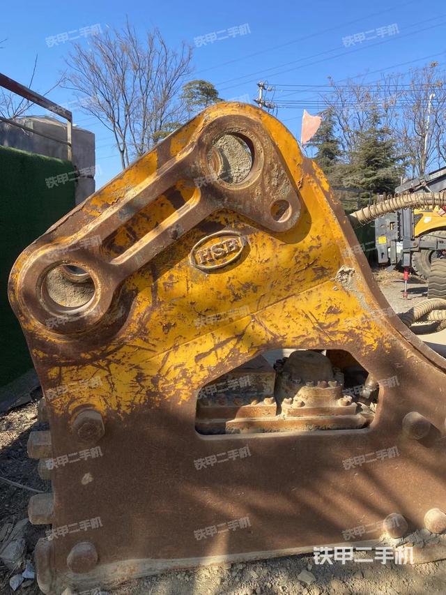 整机左侧（设备外观及核心部件）