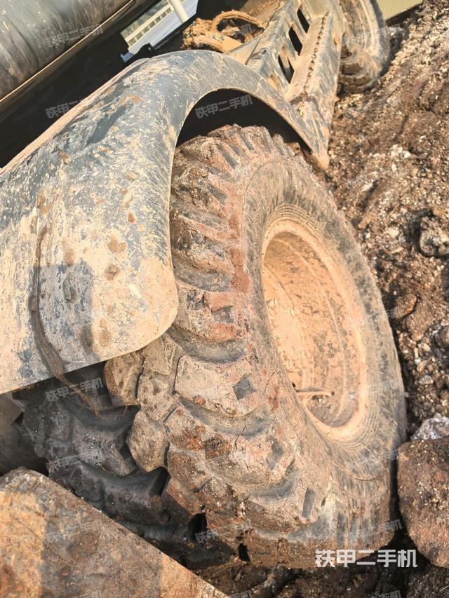 右側(cè)履帶整體?（行走機(jī)構(gòu)）