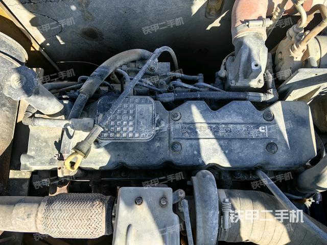 發(fā)動(dòng)機(jī)室（上車(chē)部件）