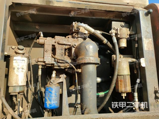液壓泵斜45?左(大件艙室) 液壓泵斜45?左(大件艙室)