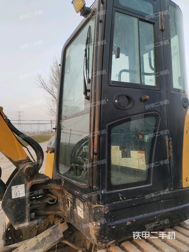 ?駕駛室正側(cè)（駕駛室部分）