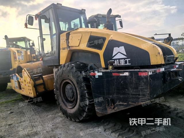 右后45°（壓路機(jī)整機(jī)外觀）