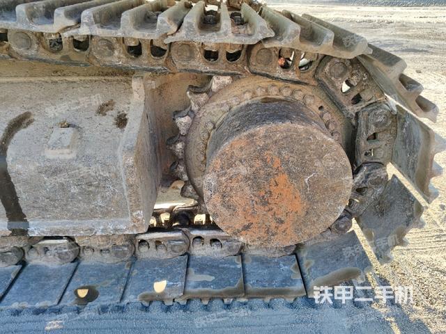 左驅(qū)動(dòng)輪(行走機(jī)構(gòu)) 左驅(qū)動(dòng)輪(行走機(jī)構(gòu))