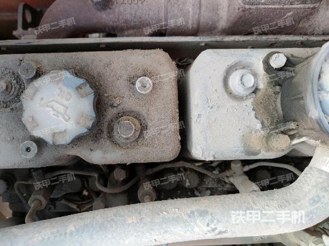 气门室盖螺丝特写(上车部件) 气门室盖螺丝特写(上车部件)