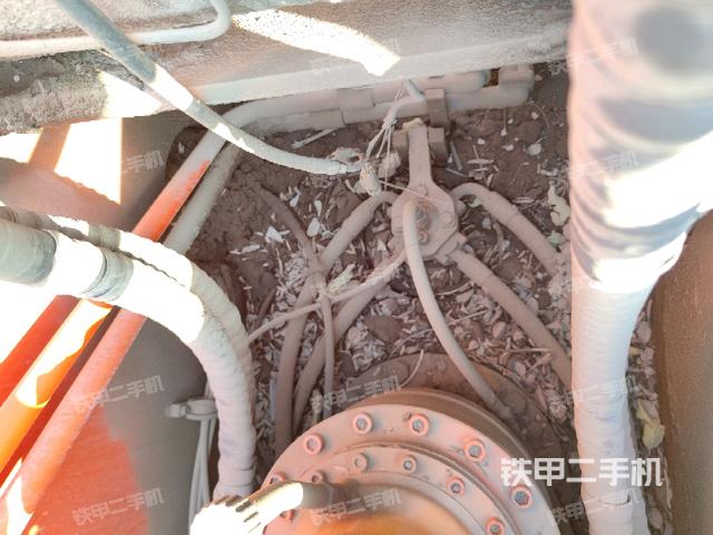 中央回转接头特写(上车部件) 中央回转接头特写(上车部件)