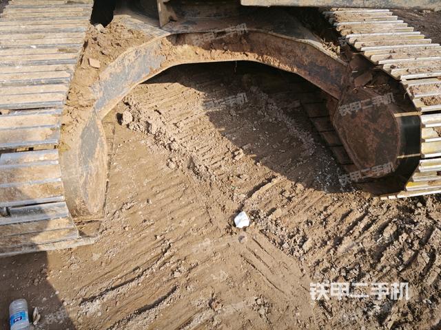 轉(zhuǎn)盤和下車架正前（工作和回轉(zhuǎn)裝置）