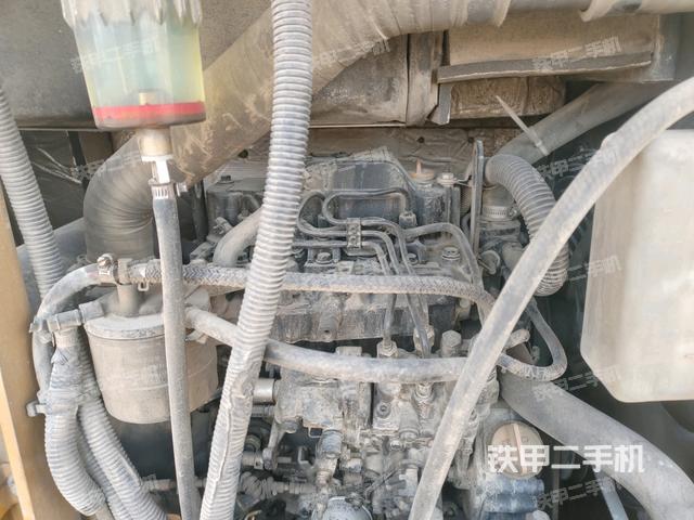 發(fā)動(dòng)機(jī)室（上車(chē)部件）