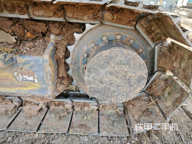 右驅(qū)動輪（行走機(jī)構(gòu)）