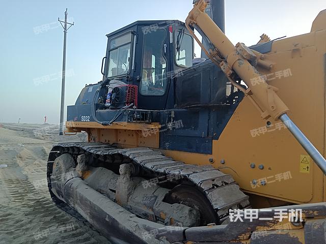 整机右侧（设备外观及核心部件）