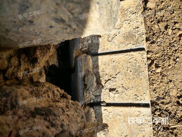 右驅(qū)動(dòng)輪（行走機(jī)構(gòu)）