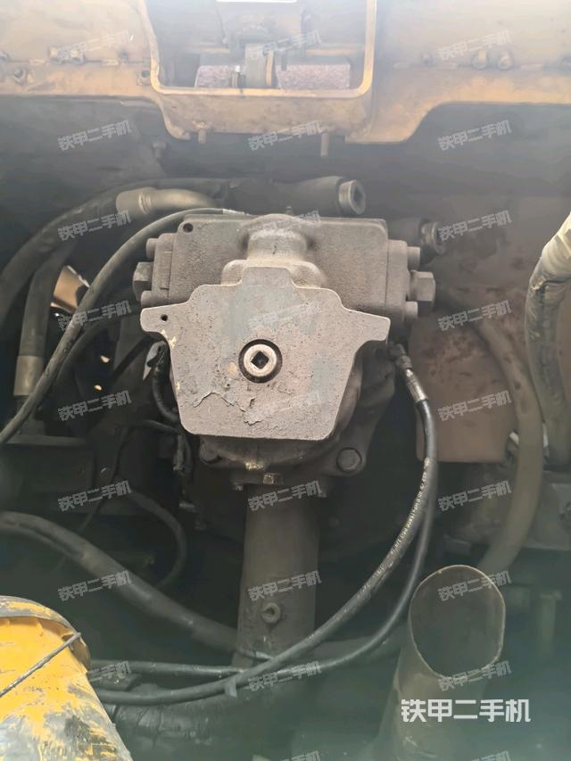 液壓泵斜45?左（大件艙室）