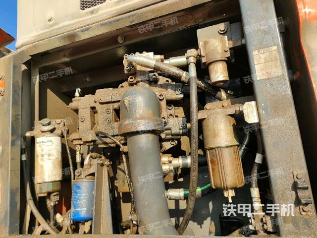 液壓泵斜45?右(大件艙室) 液壓泵斜45?右(大件艙室)