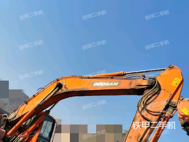 大臂整体 右侧(工作和回转装置) 大臂整体 右侧(工作和回转装置)