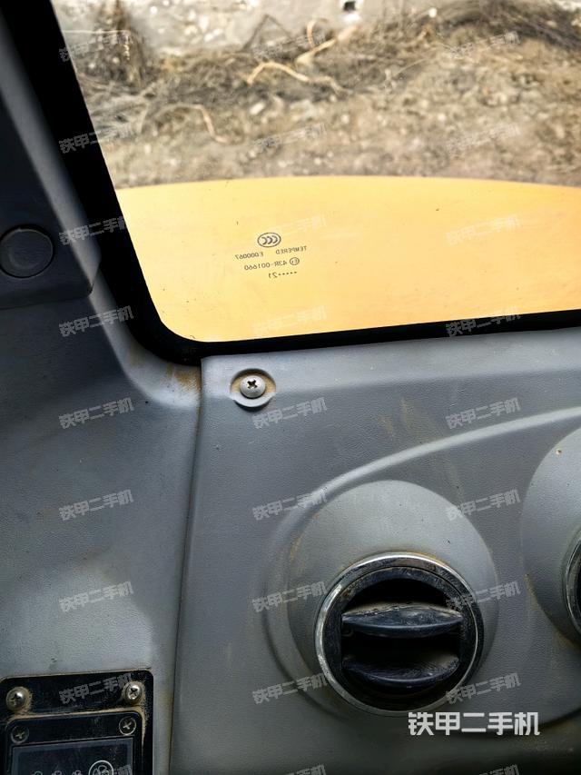 后窗玻璃角標(biāo)（駕駛室部分）