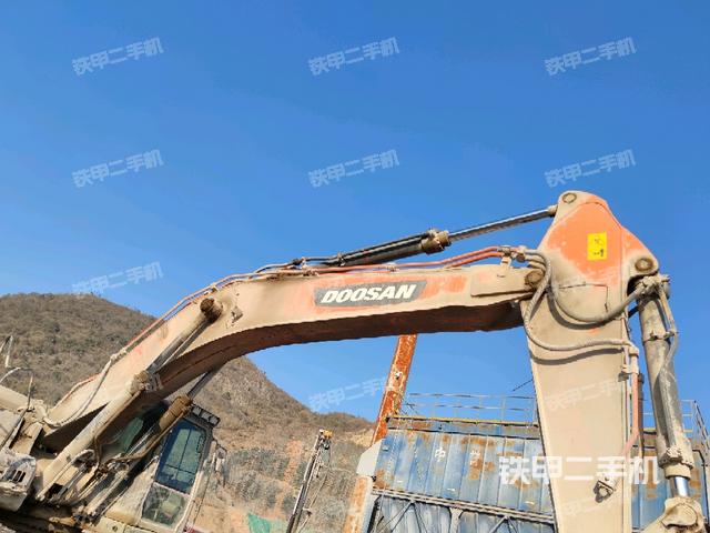 大臂整體?右側(cè)(工作和回轉(zhuǎn)裝置) 大臂整體?右側(cè)(工作和回轉(zhuǎn)裝置)