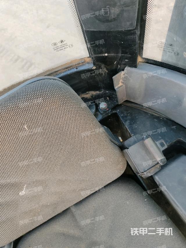 后窗玻璃角標(biāo)（駕駛室部分）