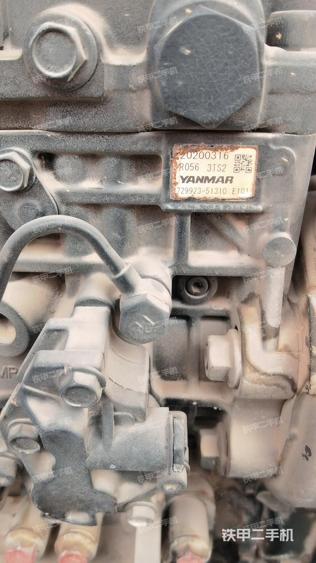 液壓泵艙室正面整體(整機(jī)外觀) 液壓泵艙室正面整體(整機(jī)外觀)