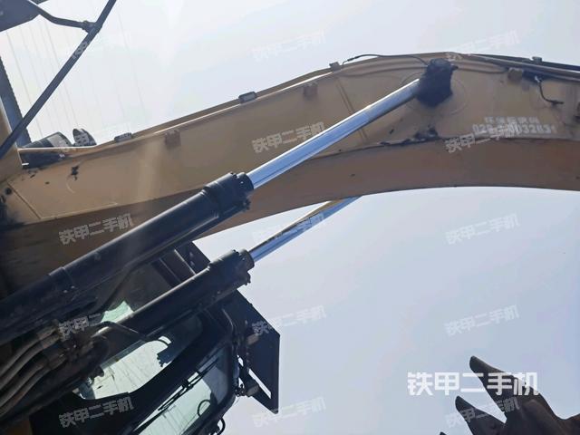 大臂整體?右側(cè)(工作和回轉(zhuǎn)裝置) 大臂整體?右側(cè)(工作和回轉(zhuǎn)裝置)