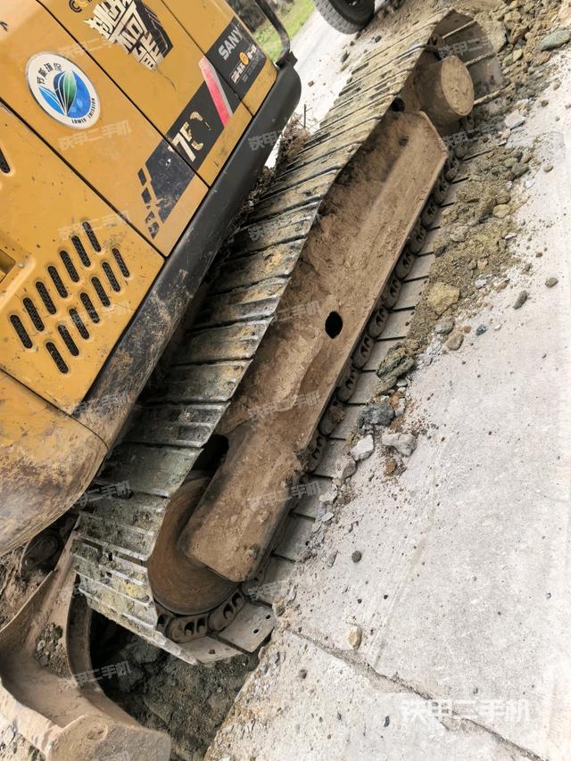 右側(cè)履帶整體?（行走機(jī)構(gòu)）