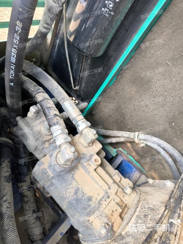 液壓泵斜45?左（大件艙室）