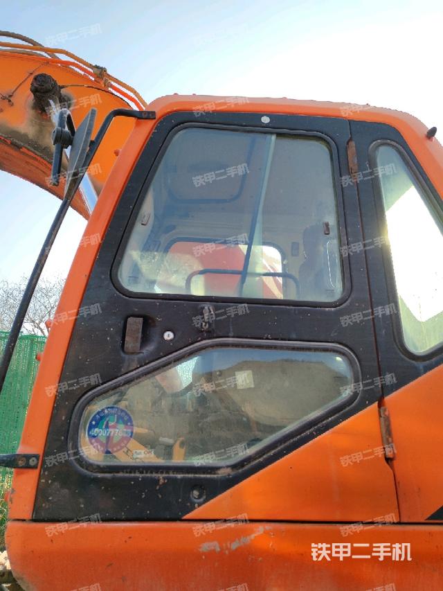 驾驶室正侧(驾驶室部分) 驾驶室正侧(驾驶室部分)