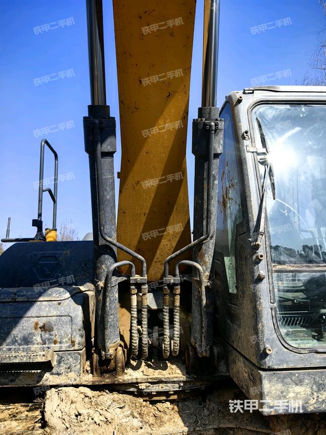 大臂油缸整體?豎拍（工作和回轉(zhuǎn)裝置）