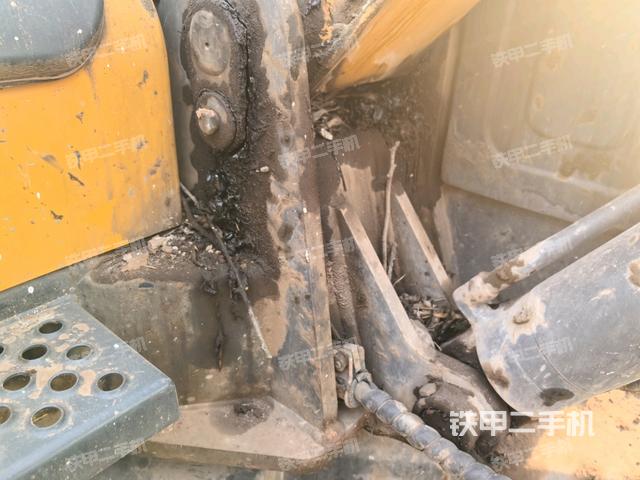 大臂根部?斜（工作和回轉(zhuǎn)裝置）