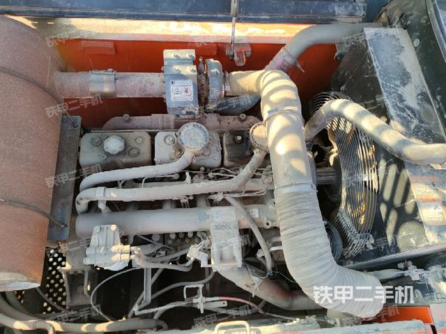 发动机室(上车部件) 发动机室(上车部件)