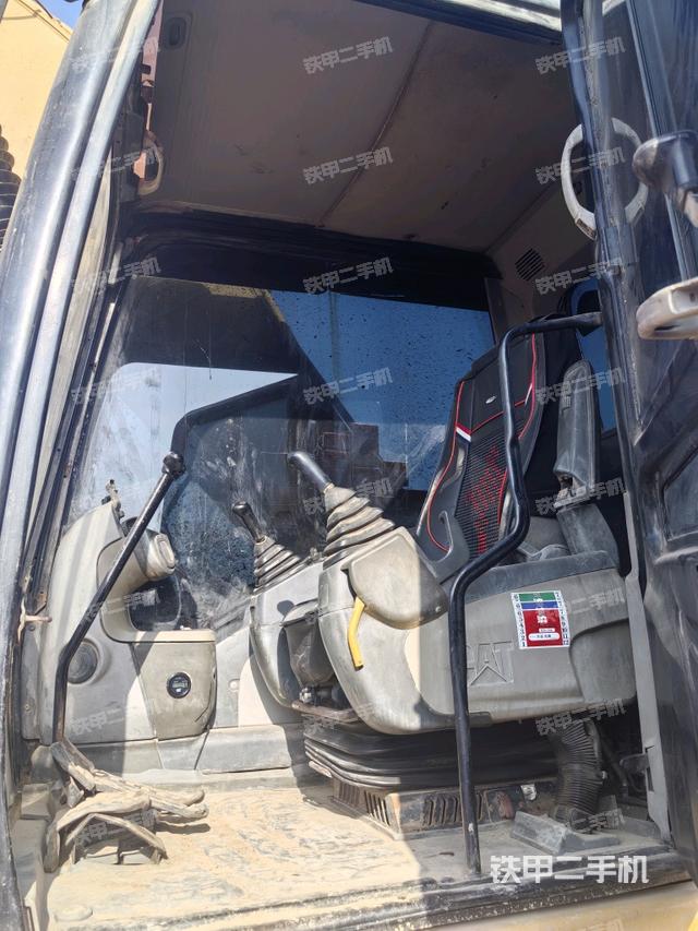 駕駛室整體（整機(jī)外觀）