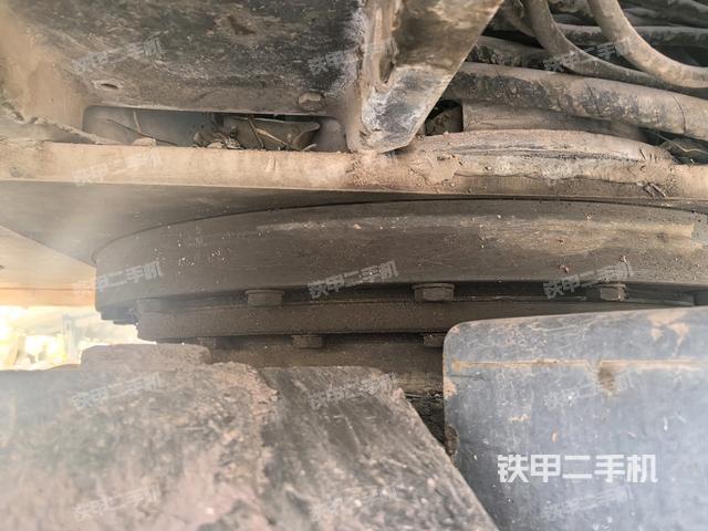 轉(zhuǎn)盤和下車架正前（工作和回轉(zhuǎn)裝置）