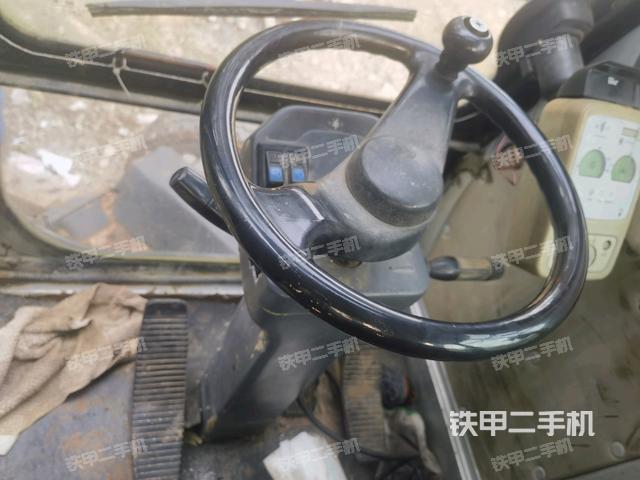 座椅后部(駕駛室部分) 座椅后部(駕駛室部分)