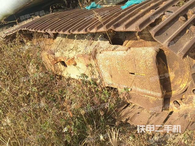 單側(cè)履帶整體(整機(jī)外觀) 單側(cè)履帶整體(整機(jī)外觀)