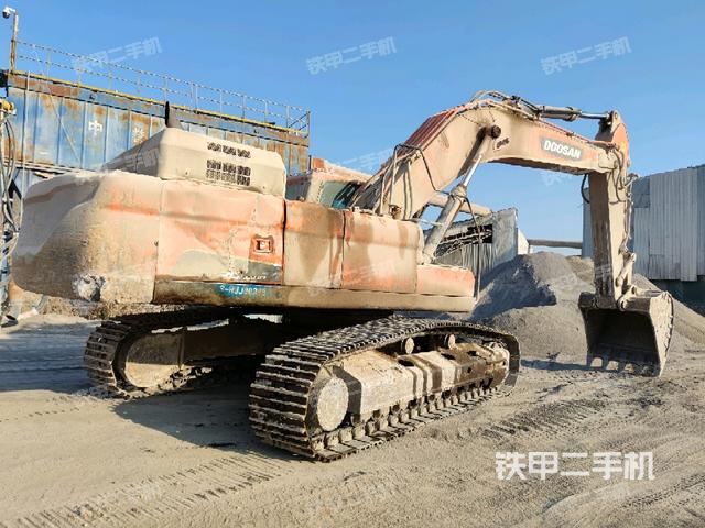 右后45(整機(jī)外觀) 右后45(整機(jī)外觀)