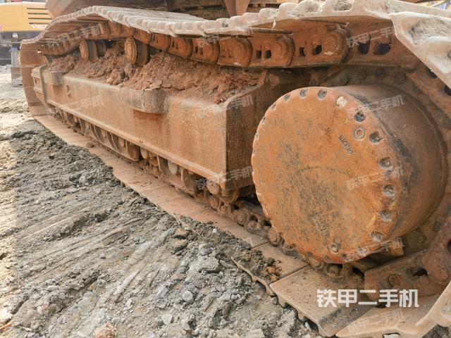 右側(cè)履帶整體(行走機構(gòu)) 右側(cè)履帶整體(行走機構(gòu))