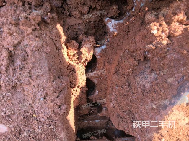 右驅(qū)動(dòng)輪（行走機(jī)構(gòu)）