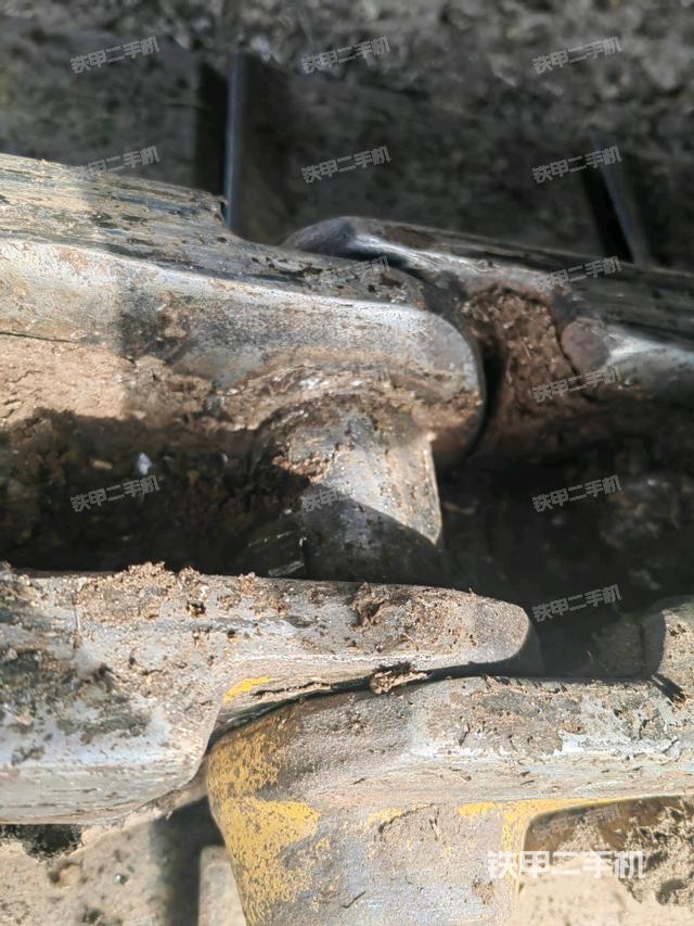 左導(dǎo)向輪（行走機(jī)構(gòu)）