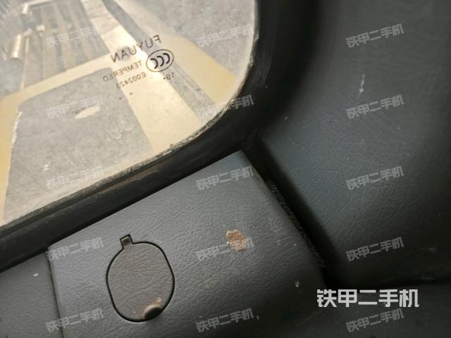 后窗玻璃角標(biāo)(駕駛室部分) 后窗玻璃角標(biāo)(駕駛室部分)