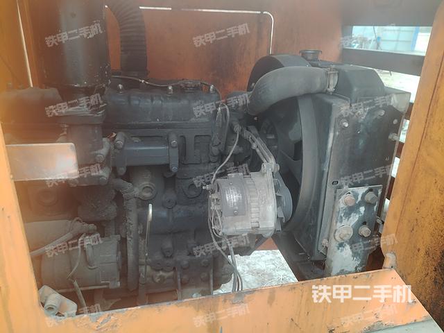 發(fā)動機左側(cè)（整機外觀及大件）