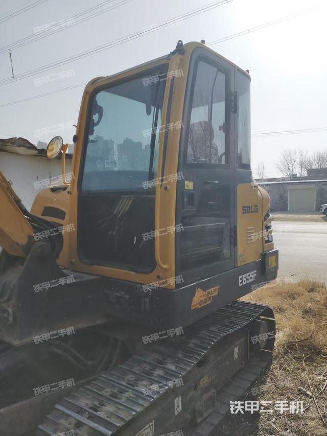 駕駛室整體（整機外觀）