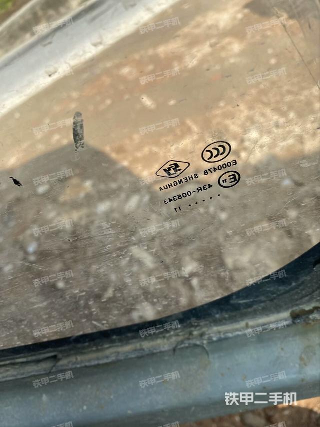 右側(cè)玻璃角標（駕駛室部分）