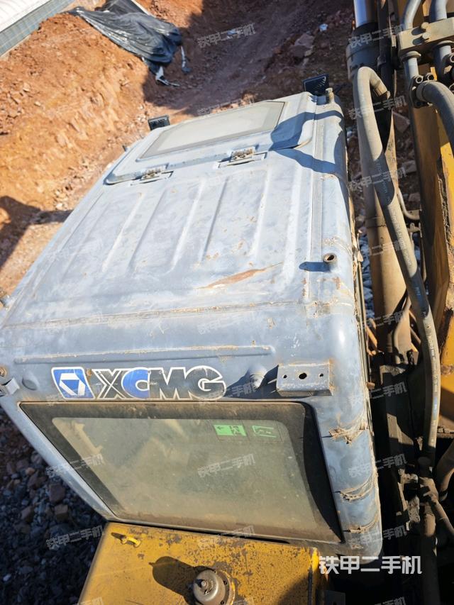 駕駛室頂部（整機外觀）