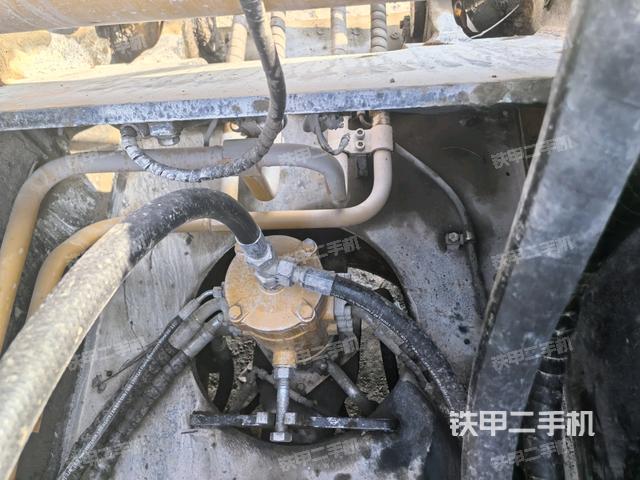 中央回轉接頭特寫(上車部件) 中央回轉接頭特寫(上車部件)