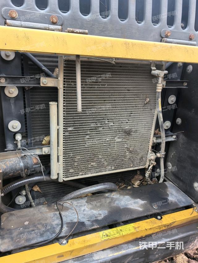 散熱器正面（大件艙室）