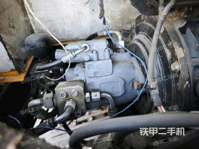 液壓泵艙室正面整體（整機(jī)外觀）