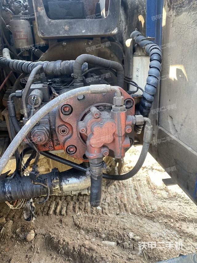 液壓泵斜45?左（大件艙室）