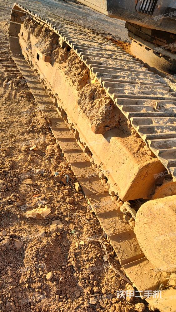 單側(cè)履帶整體（整機(jī)外觀）