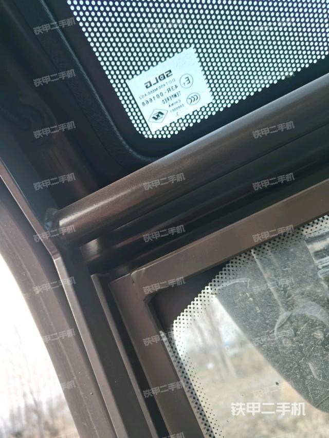 座椅后部（駕駛室部分）