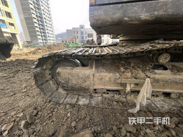 右側(cè)履帶整體(行走機(jī)構(gòu)) 右側(cè)履帶整體(行走機(jī)構(gòu))